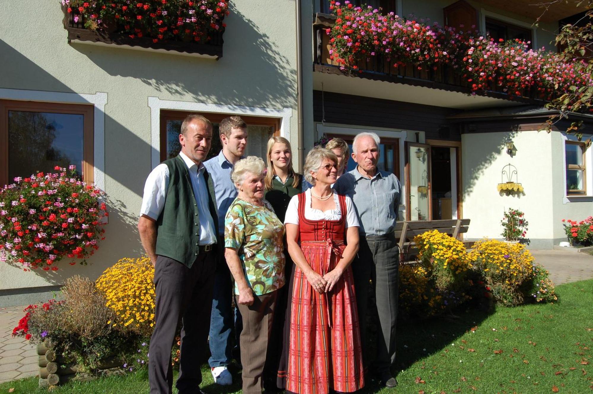 Hotel Gasthof Zur Linde Mariahof Extérieur photo