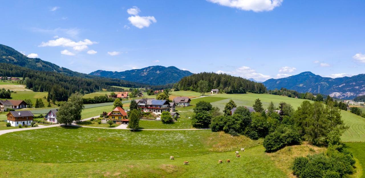 Hotel Gasthof Zur Linde Mariahof Extérieur photo
