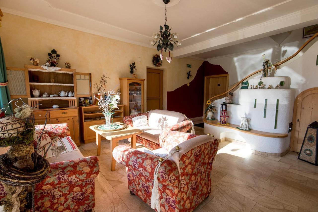 Hotel Gasthof Zur Linde Mariahof Extérieur photo